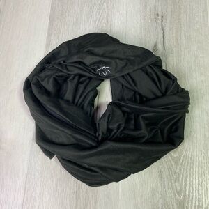 BEYOND YOGA Infinity Hidden Pocket Scarf (Fab Fit Fun) One Size, Black